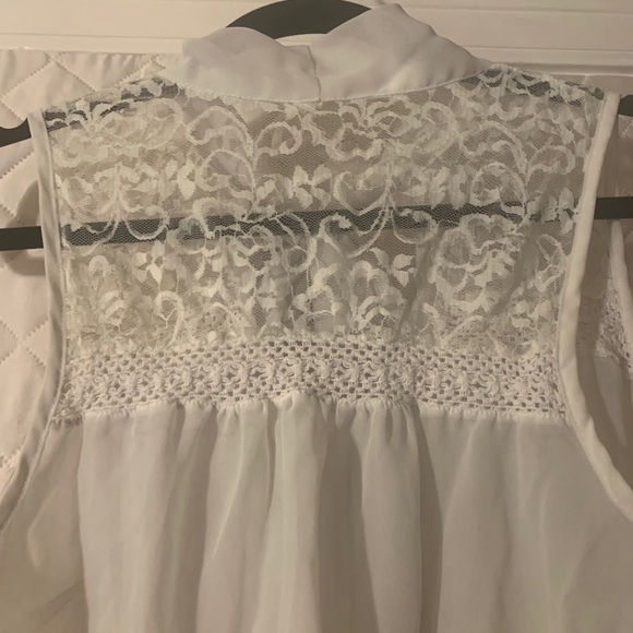 🥰 Live 4 Truth White Sleeveless Lace w/ Necktie - Picture 9 of 15
